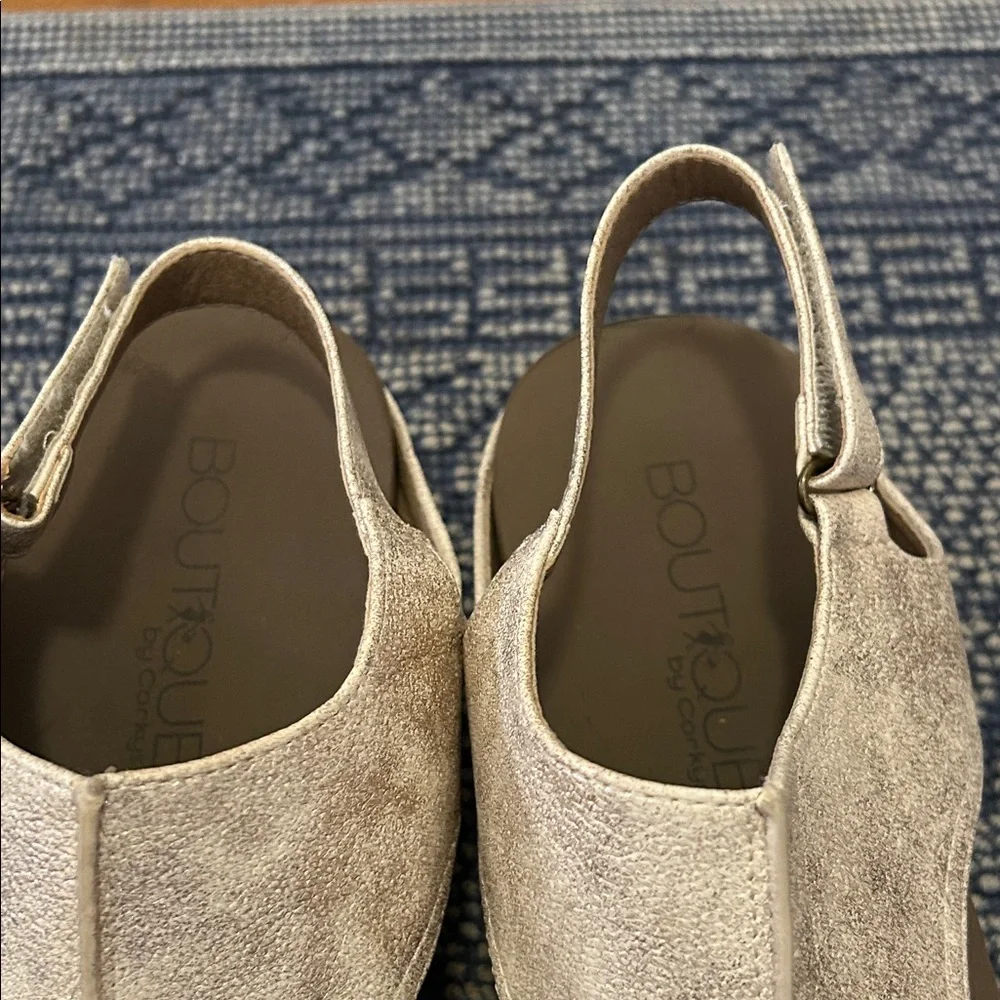 Boutique by Corkys Sandals Women’s 9 Metallic Gold Slingback Open Toe Minimal - Picture 7 of 13